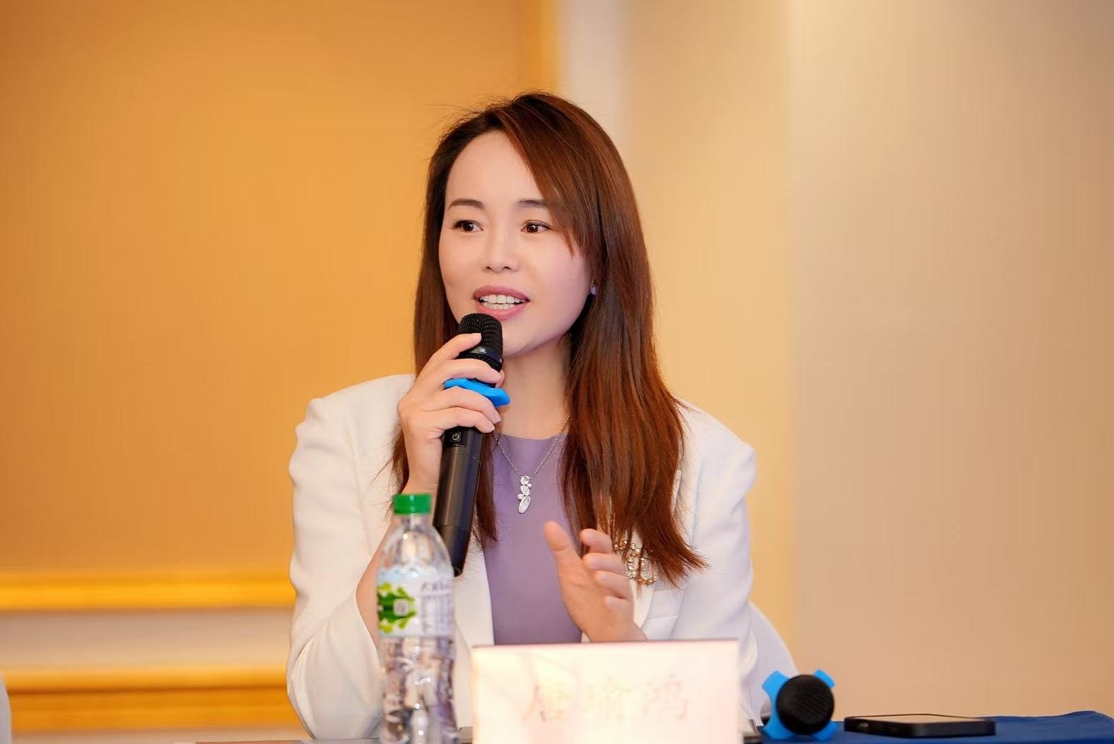 唐瑜鸿医生在 TFOS China 2026 学术大会上作专题发言